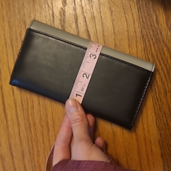 Nintendo Controller Wallet - Picture 13 of 15